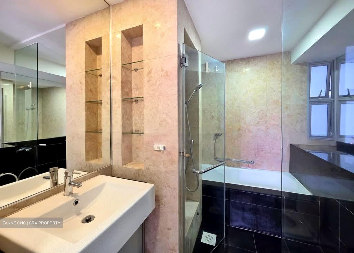 Grandeur 8 (D20), Condominium #561502011